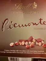 chocolat au lait et aux noisettes gianduja avec des noisettes entières