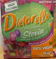 Morbide ciliegia e frutti di bosco