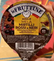 delizia di mela mirtilli rossi e neri