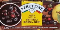 Delizia di mela mirtilli rossi e neri