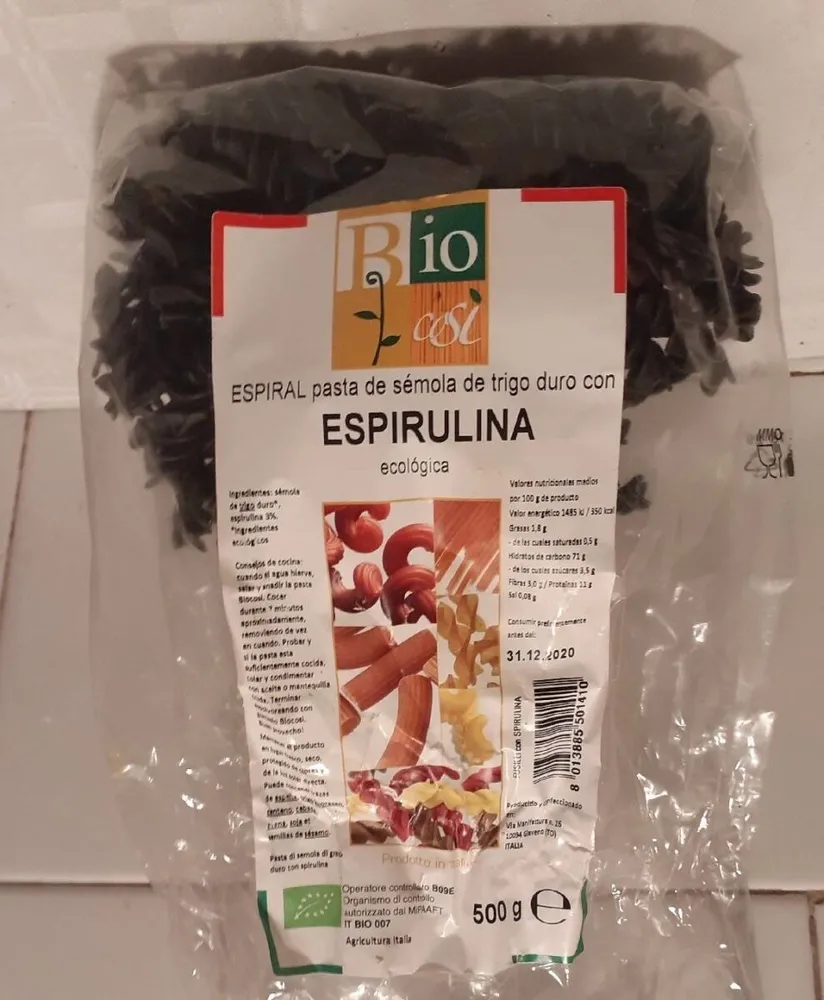 Espiral pasta de sémola de trigo duro con espirulina
