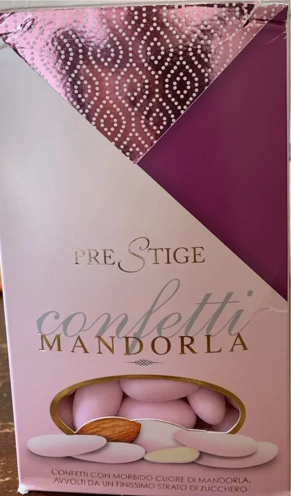 Confetti mandorla
