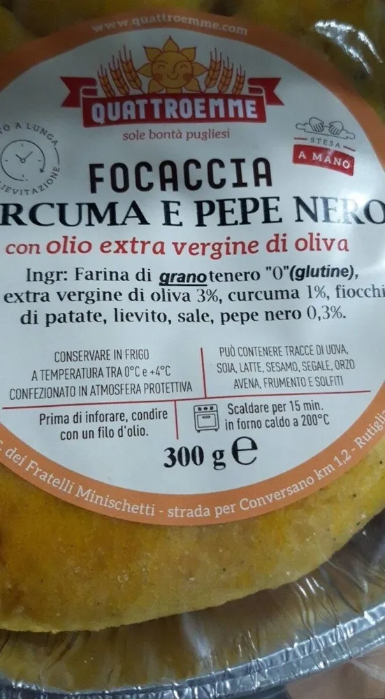 Focaccia curcuma e pepe nero