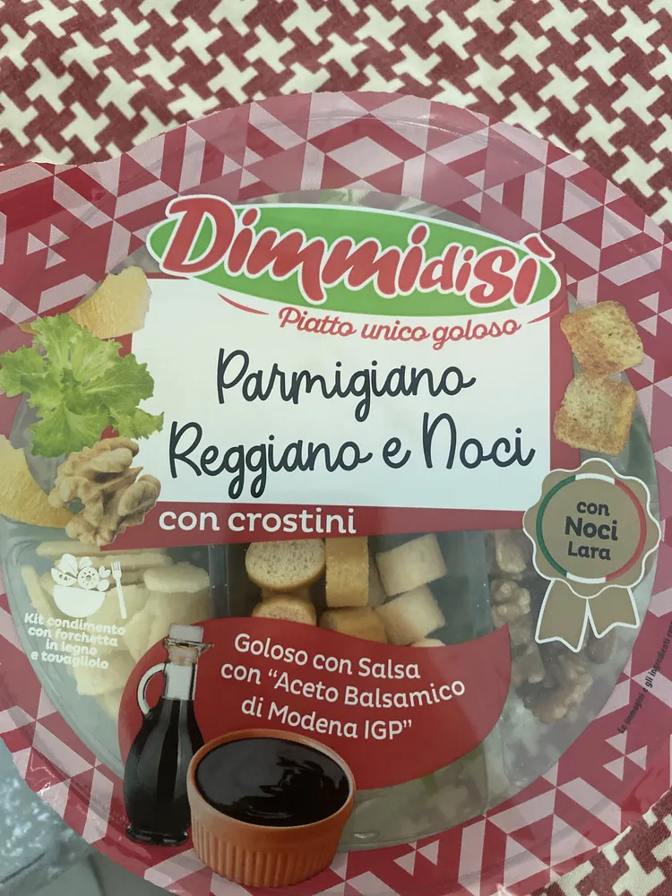 parmigiano reggiano e noci