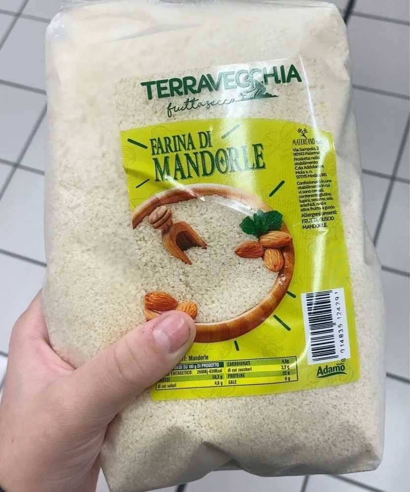 farina di mandorle