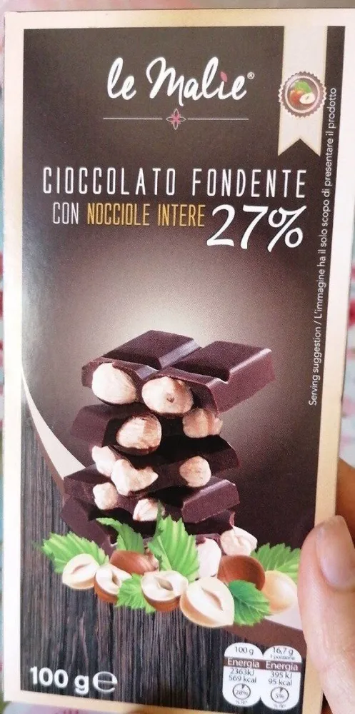 Fondente con nocciole intere
