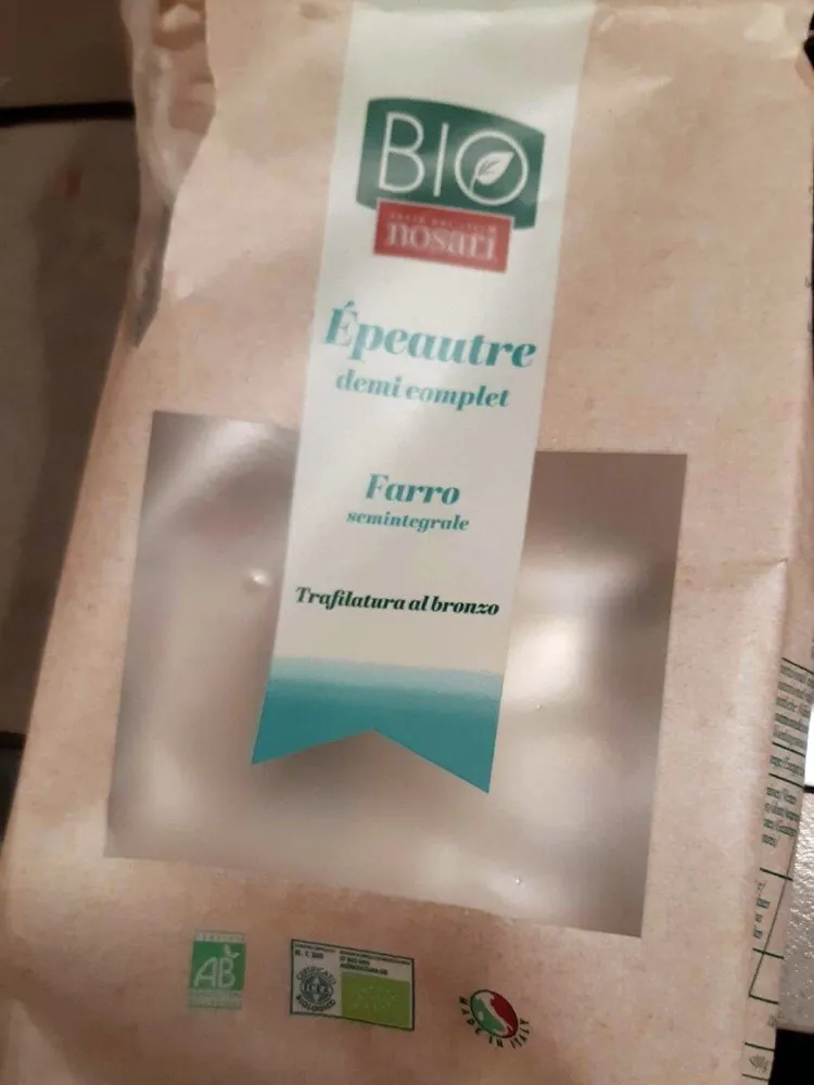 Épeautre demi complet