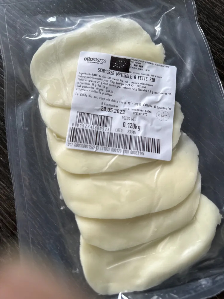 scamorza naturale a fette