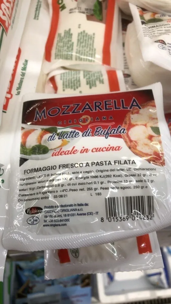 Mozzarella di latte di bufala per cucina