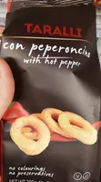 Taralli con peperoncino with hot pepper
