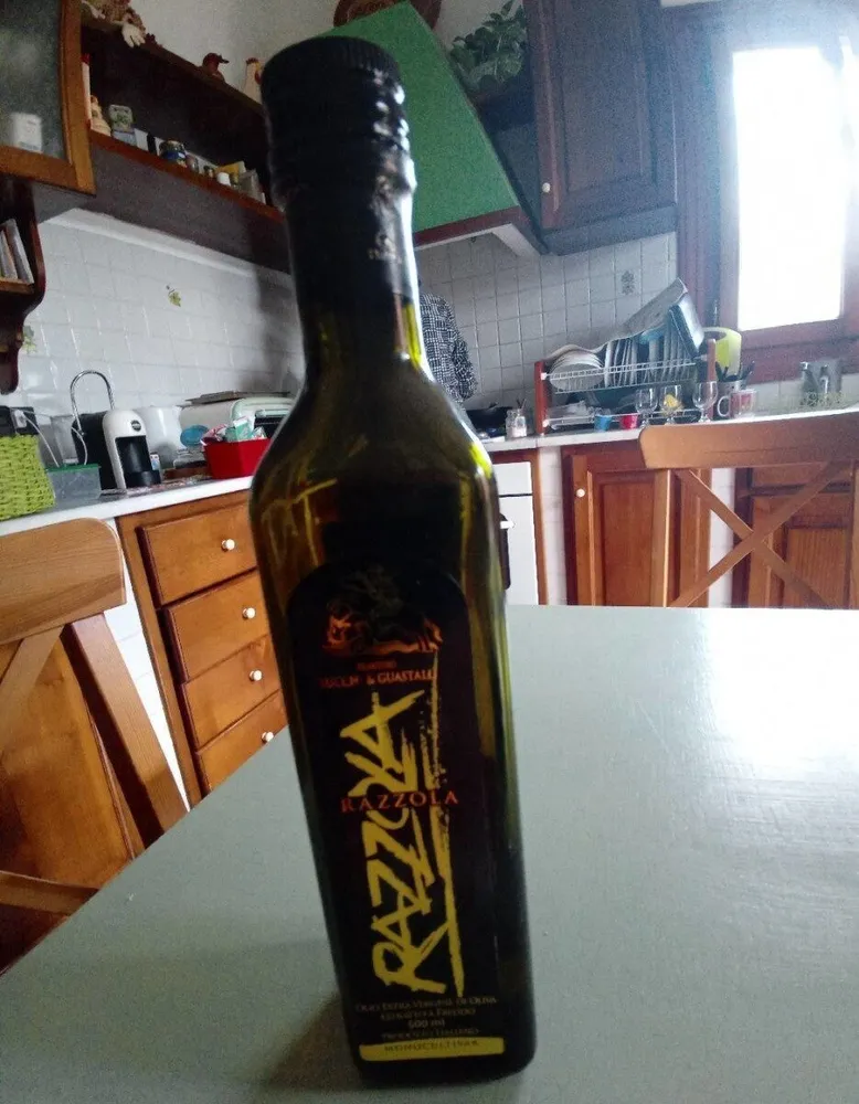 Olio Extra vergine di oliva Razzola monocultivar