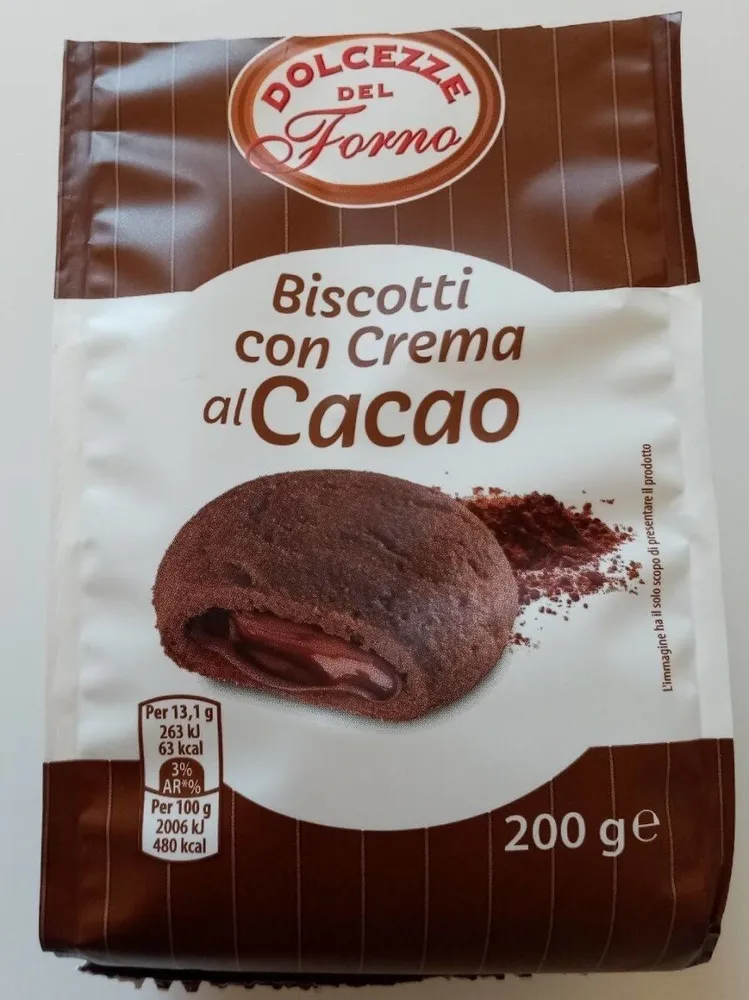 Biscotti con crema al cacao