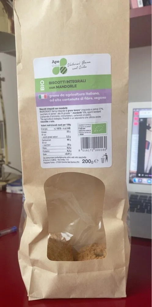 Biscotti integrali con mandorle