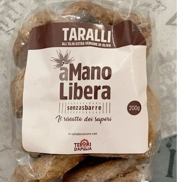 Taralli tradizionali scaldati al vino nero di Troia