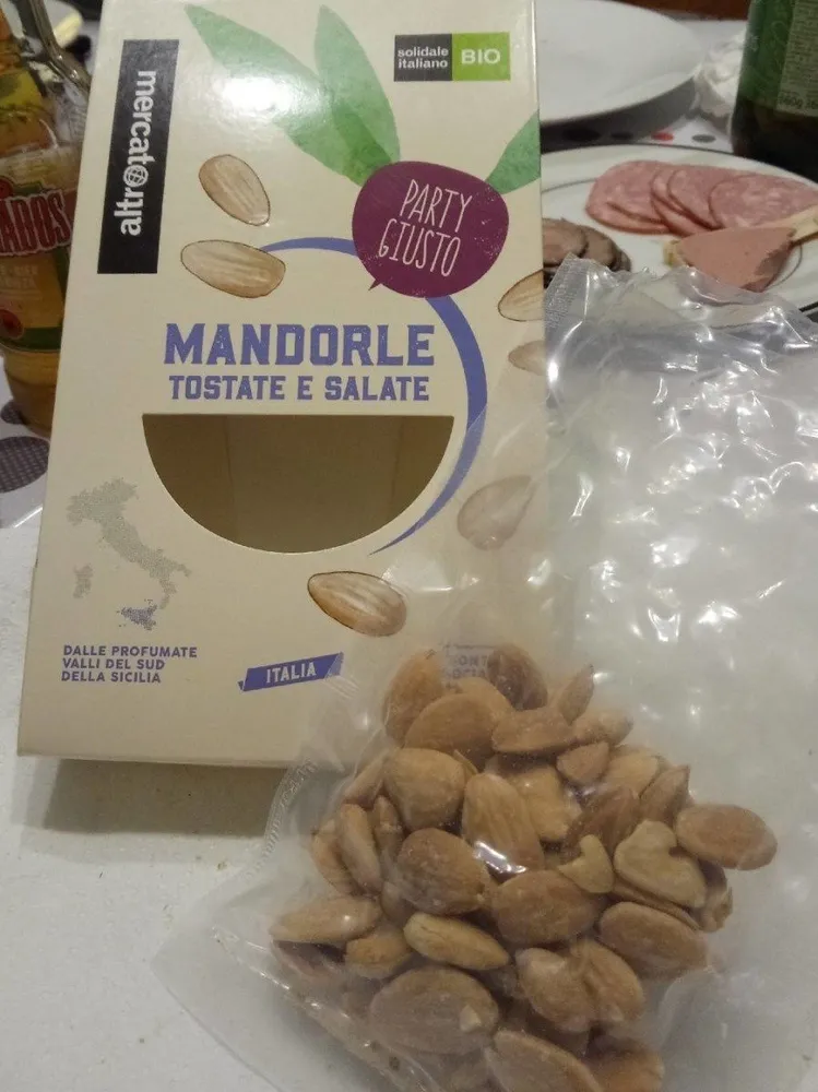 Mandorle tostate e salate