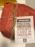 Panettone farcito con albicocca e cioccolato