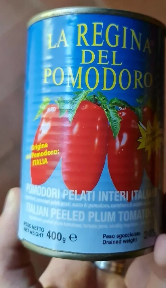 Pomodori pelati interi italiani