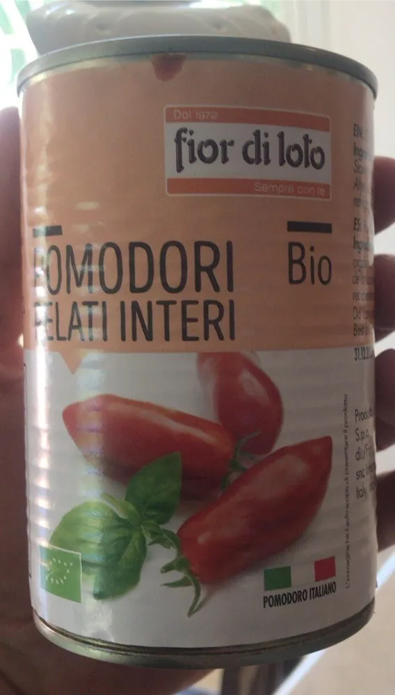 Pomodori pelati interi