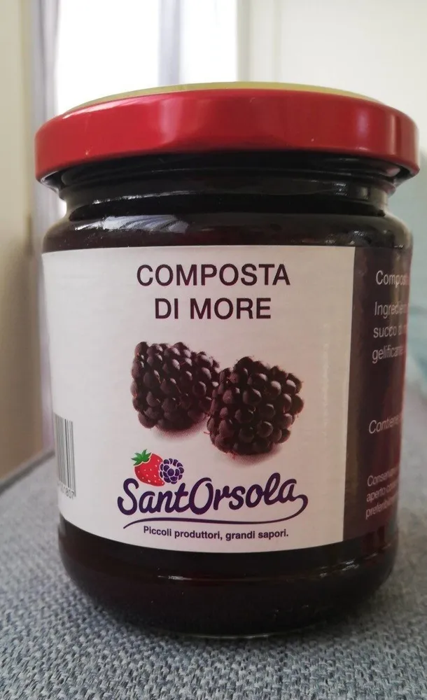 Composta di more