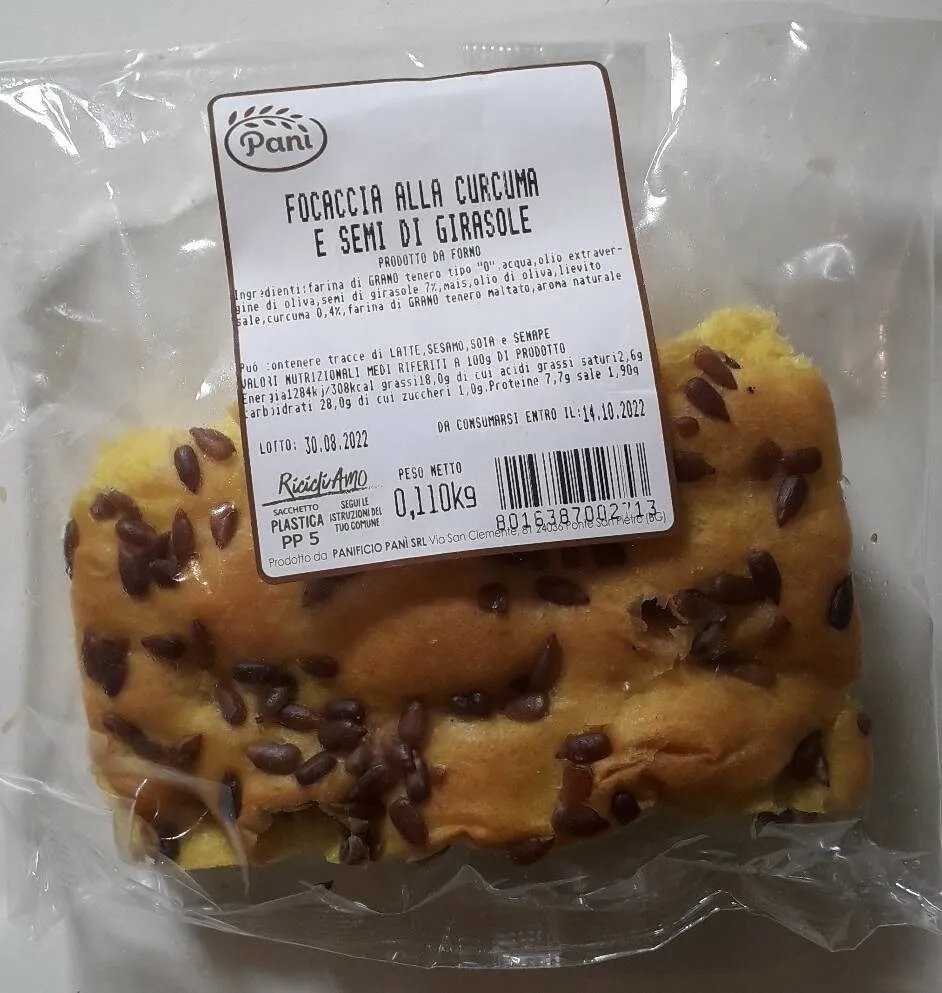 Focaccia alla curcuma e semi di girasole