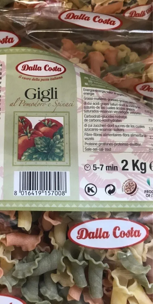 Gigli al pomodoro e spinaci