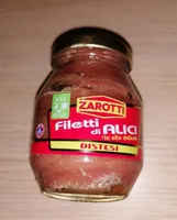 Filetti di alici distesi in olio delicato