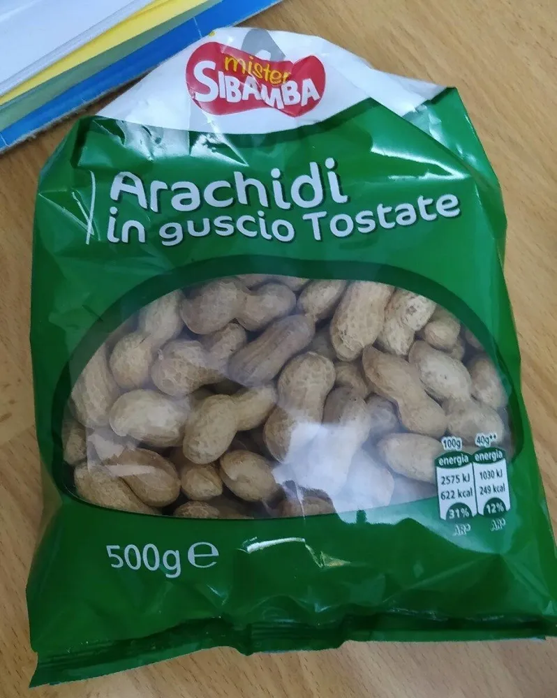 Arachidi in guscio tostate