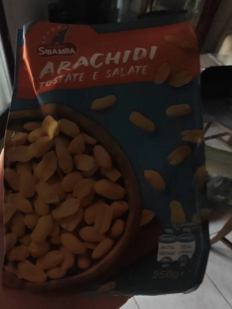 Arachidi tostate e salate