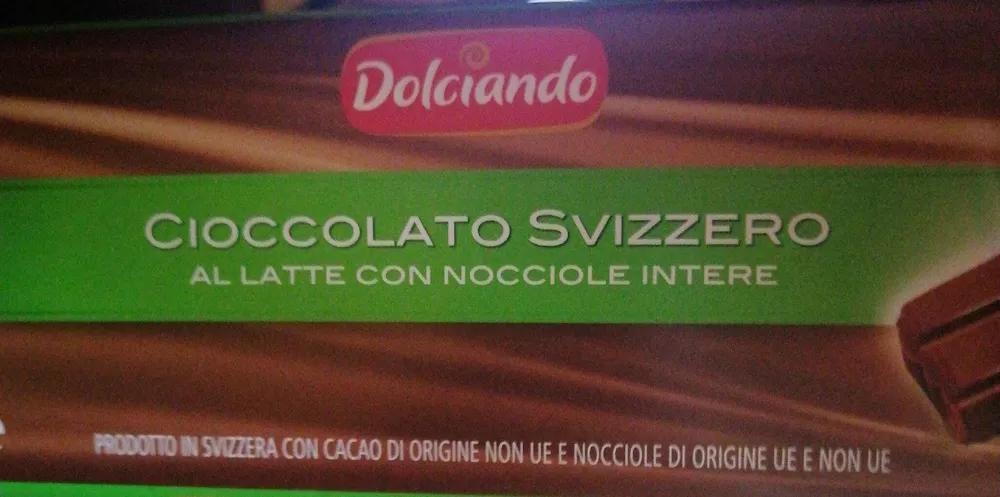 Cioccolato svizzero con le nocciole