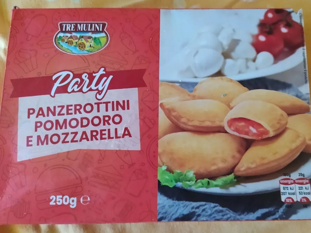 Panzerottini pomodoro e mozzarella