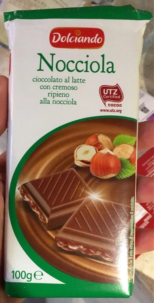 Cioccolato al latte con cremoso nocciola