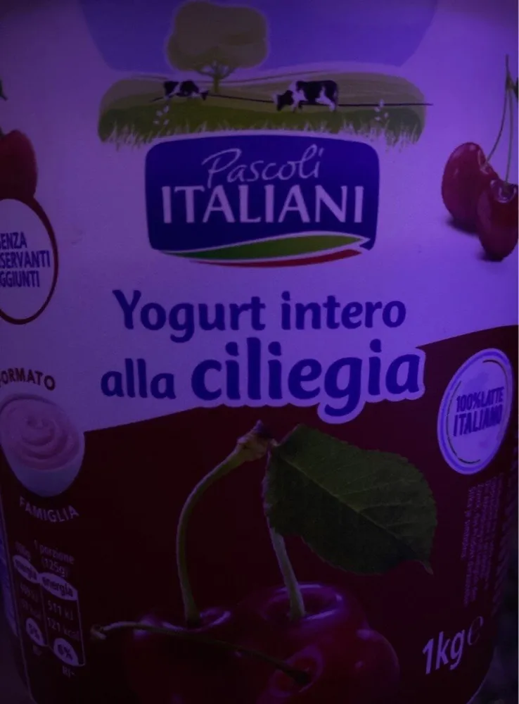 Yogurt intero alla ciliegia