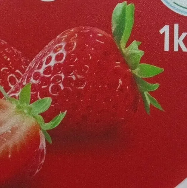 yaourt entier à la fraise