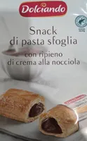 Snack di pasta di sfoglia con ripieno di crema alla nocciola