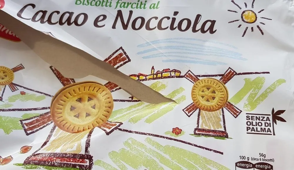 Biscotti farciti al cacao e nocciola