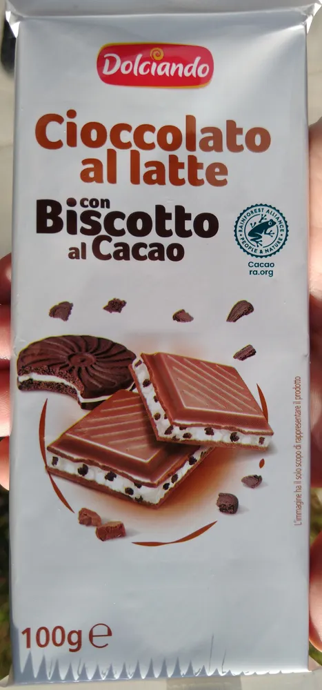 Cioccolato al latte con biscotto