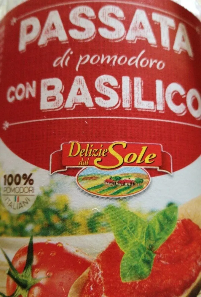 Passata di pomodoro con basilico