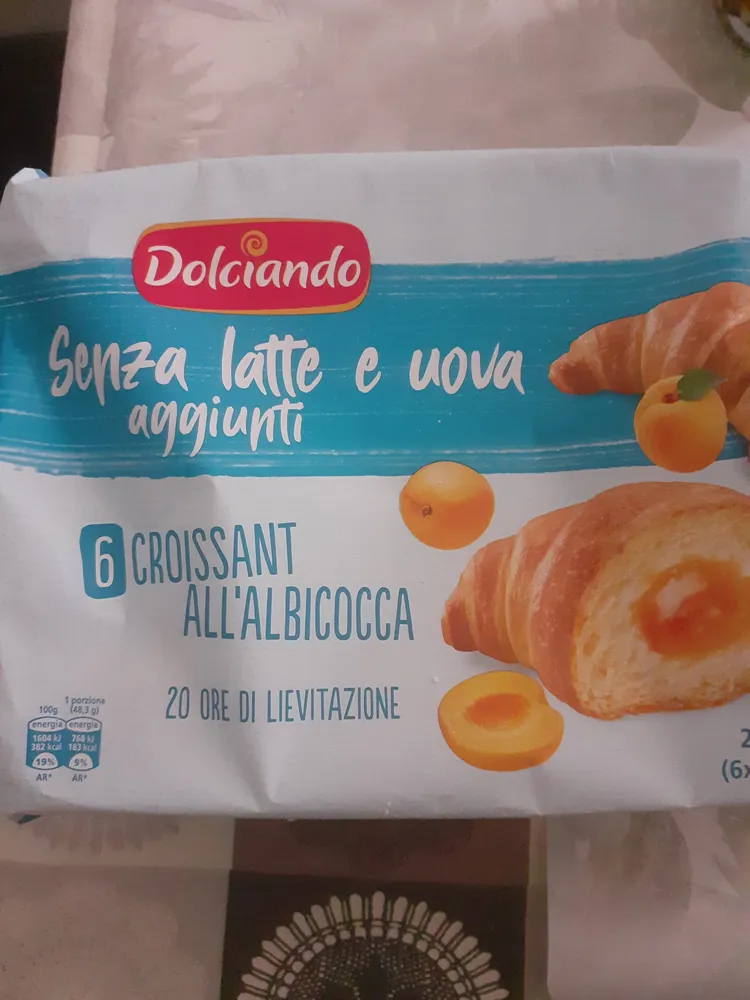 6 croissant al cioccolato