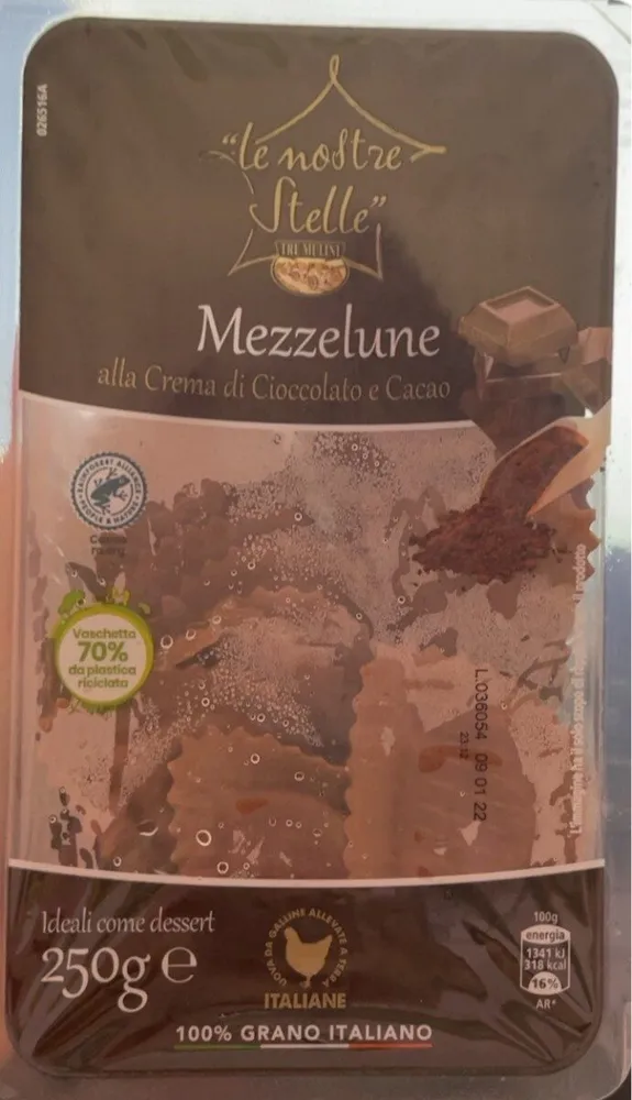 Mezzelune alla crema di cioccolato e cacao