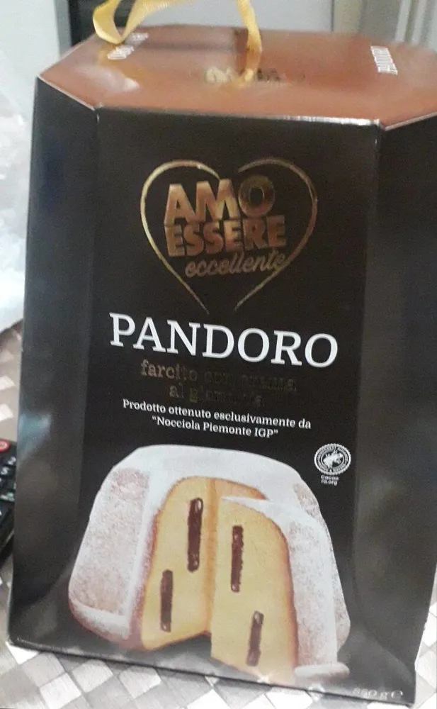 Pandoro con crema di gianduia