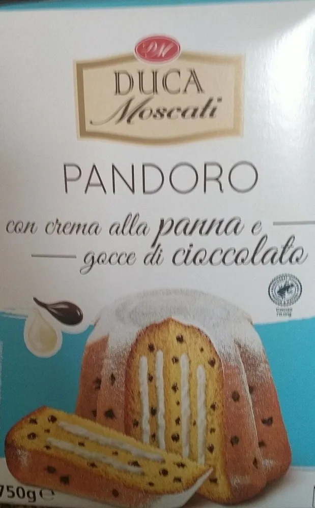 Pandoro con crema alla panna e gocce di cioccolato