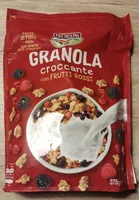 Granola croccante con frutti rossi