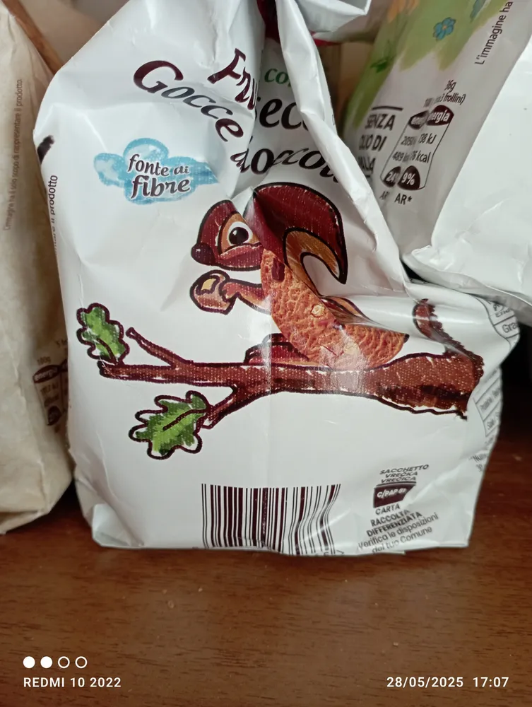 Frollini con frutta secca e gocce di cioccolato