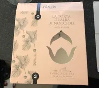Torta di alba di nocciole