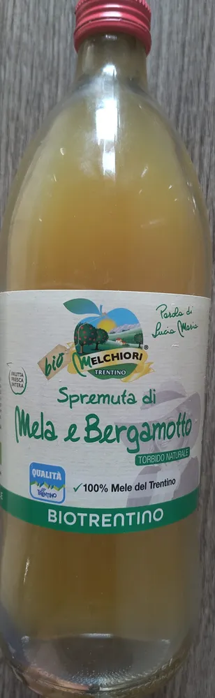 Spremuta biologica di mela e bergamotto