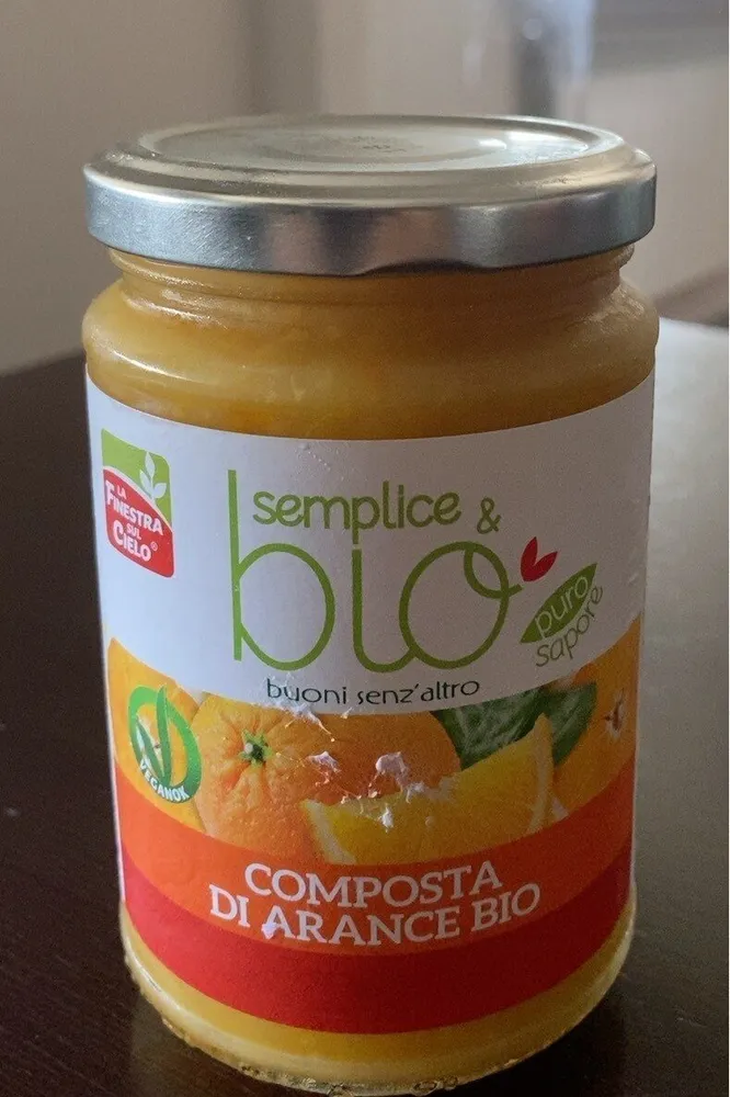 Semplice e bio composta di arance