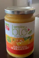 Semplice e bio composta di arance