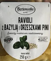 Ravioli Z Bazylią I Odzeszkami Pini
