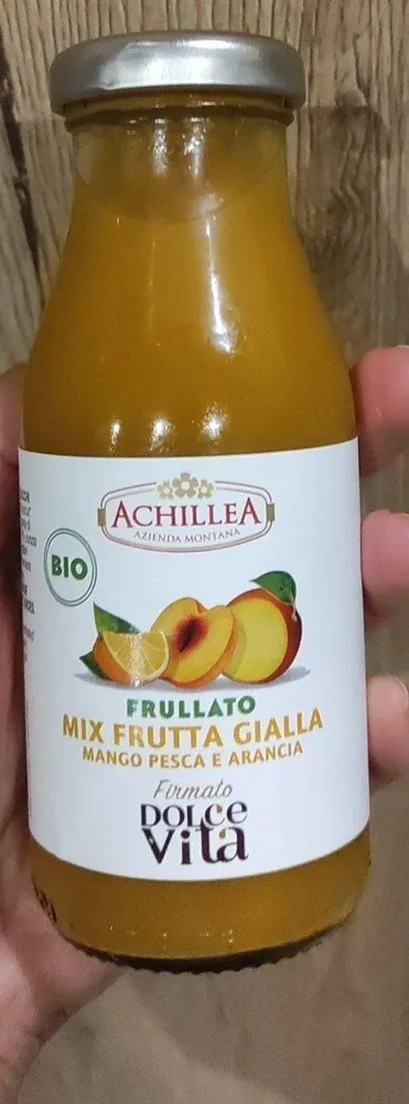Frullato mix frutta gialla mango pesca e arancia