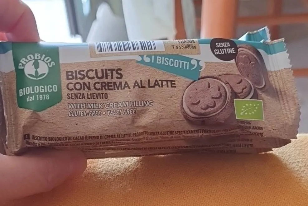 Biscuits con crema a latte senza lievito
